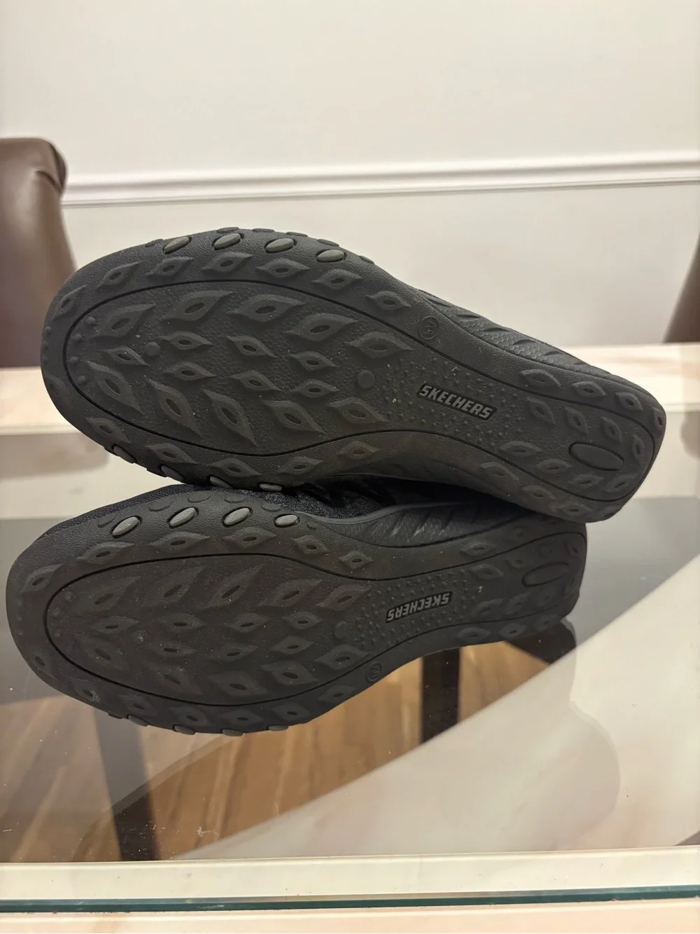 Skechers Air-Cooled Memory Foam Relaxed Fit Black Shoes Sneakers Size 8.5